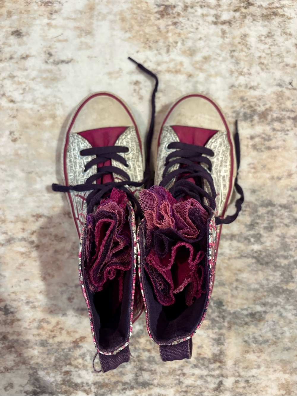 Girls vintage High-Top Floral Ruffle converse Sneakers in Purple and Magenta - Picture 4 of 5